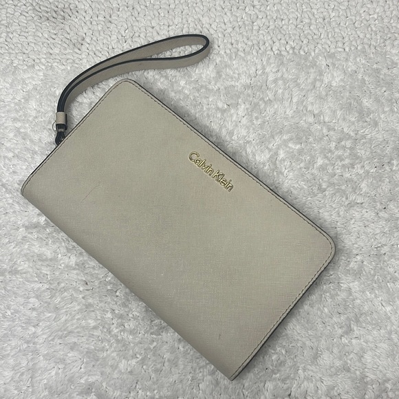 Calvin Klein wallet clutch. beige/nude - Picture 1 of 4